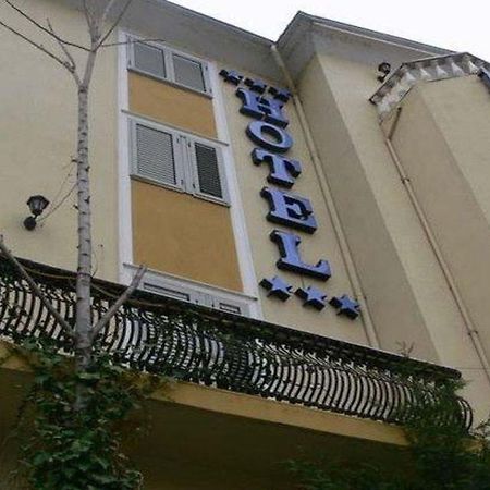 Art Hotel Nirvana 地拉那 外观 照片