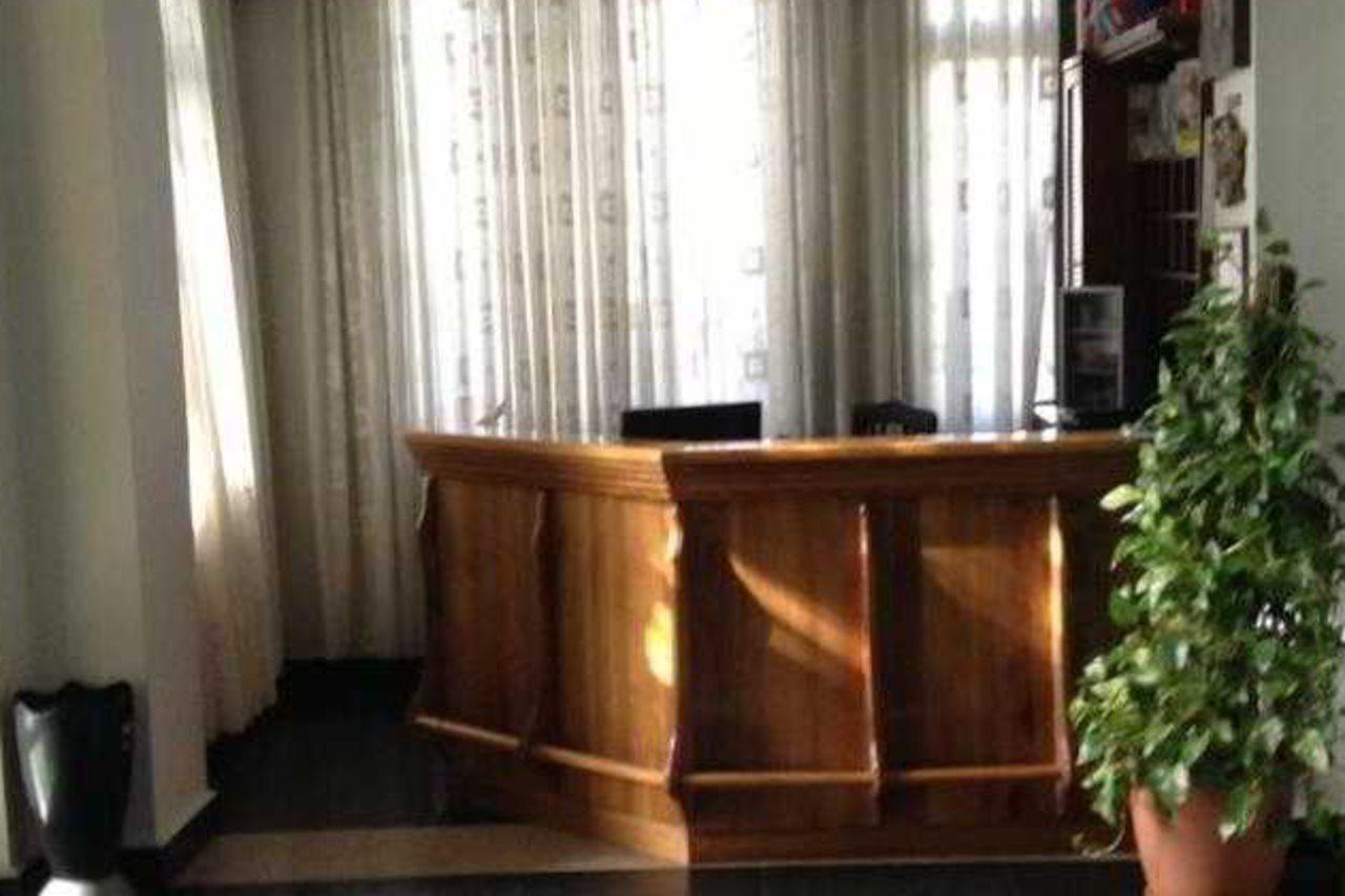 Art Hotel Nirvana 地拉那 外观 照片