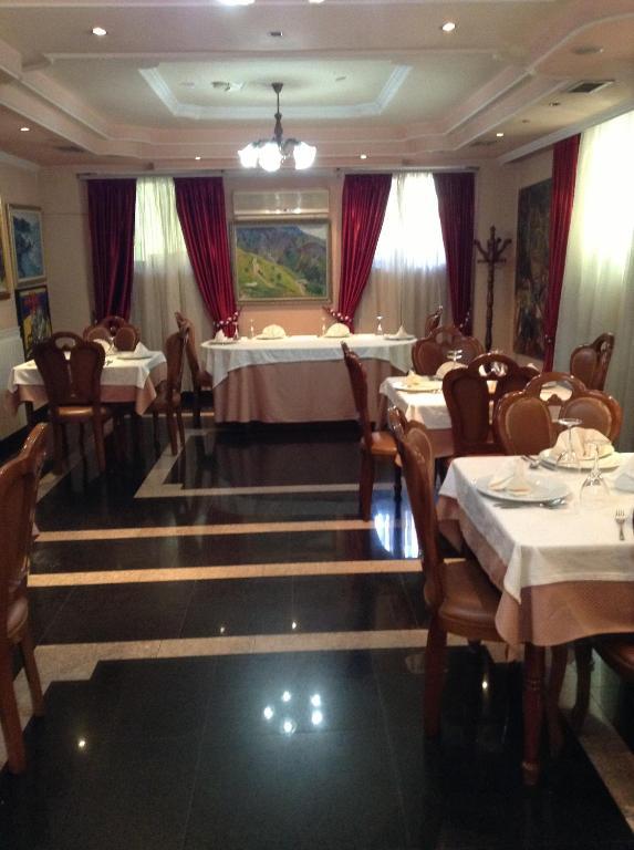 Art Hotel Nirvana 地拉那 餐厅 照片